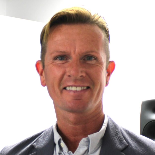 Dr Derek Hoare